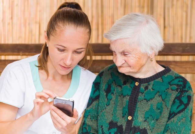 Demantec untersucht technische Assistenzsysteme für Demenzerkrankte.