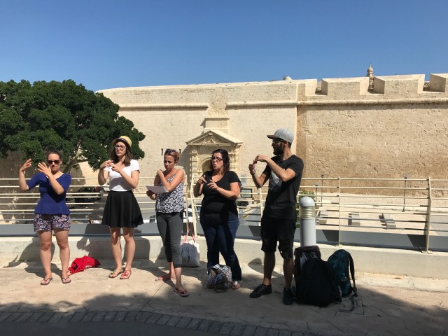 parallele Dolmetschung in 4 nationale Gebärdensprachen